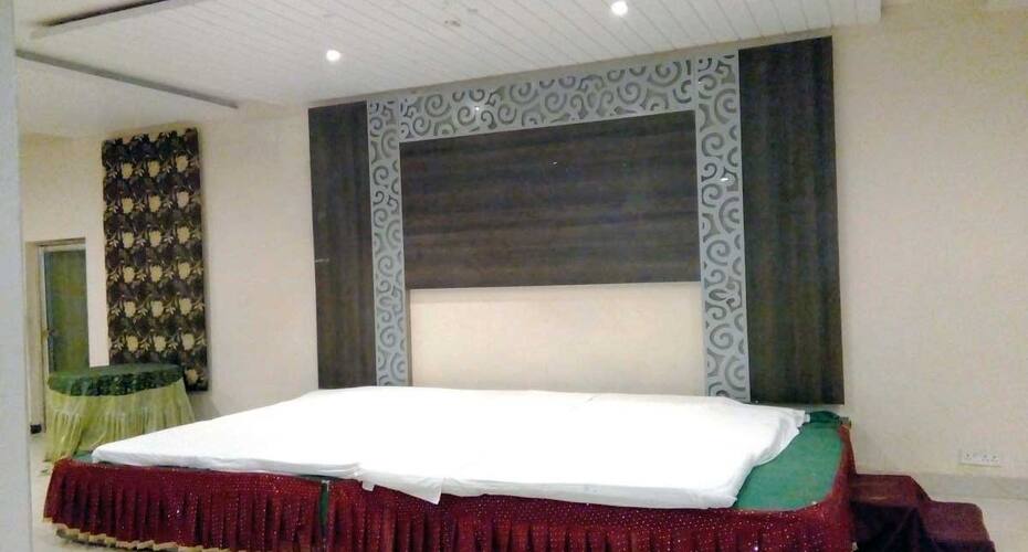 Hotel Alankar Greens, Ambikapur 2